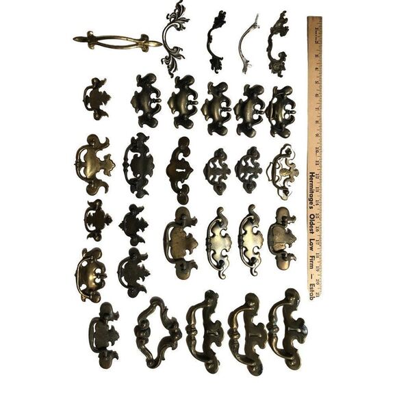 Vintage Lot Of Brass Drawer Pulls Hardware 20 pc - Picture 2 of 9
